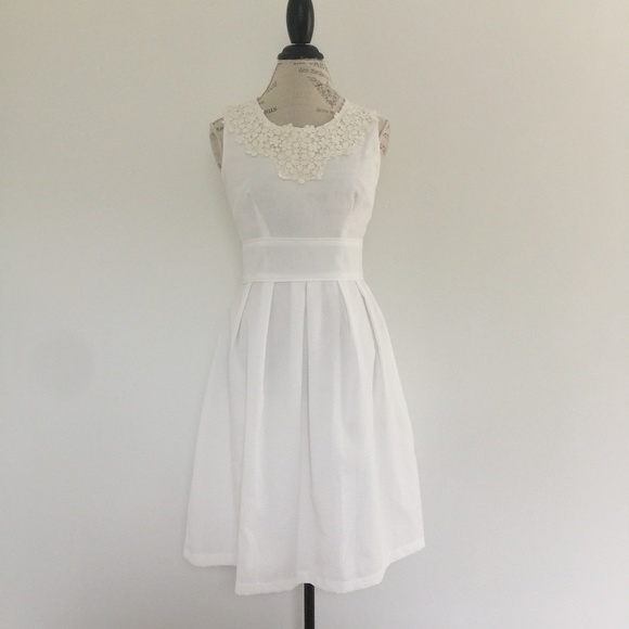 London Times Dresses & Skirts - London Times White Textured Fit and Flare Dress 6